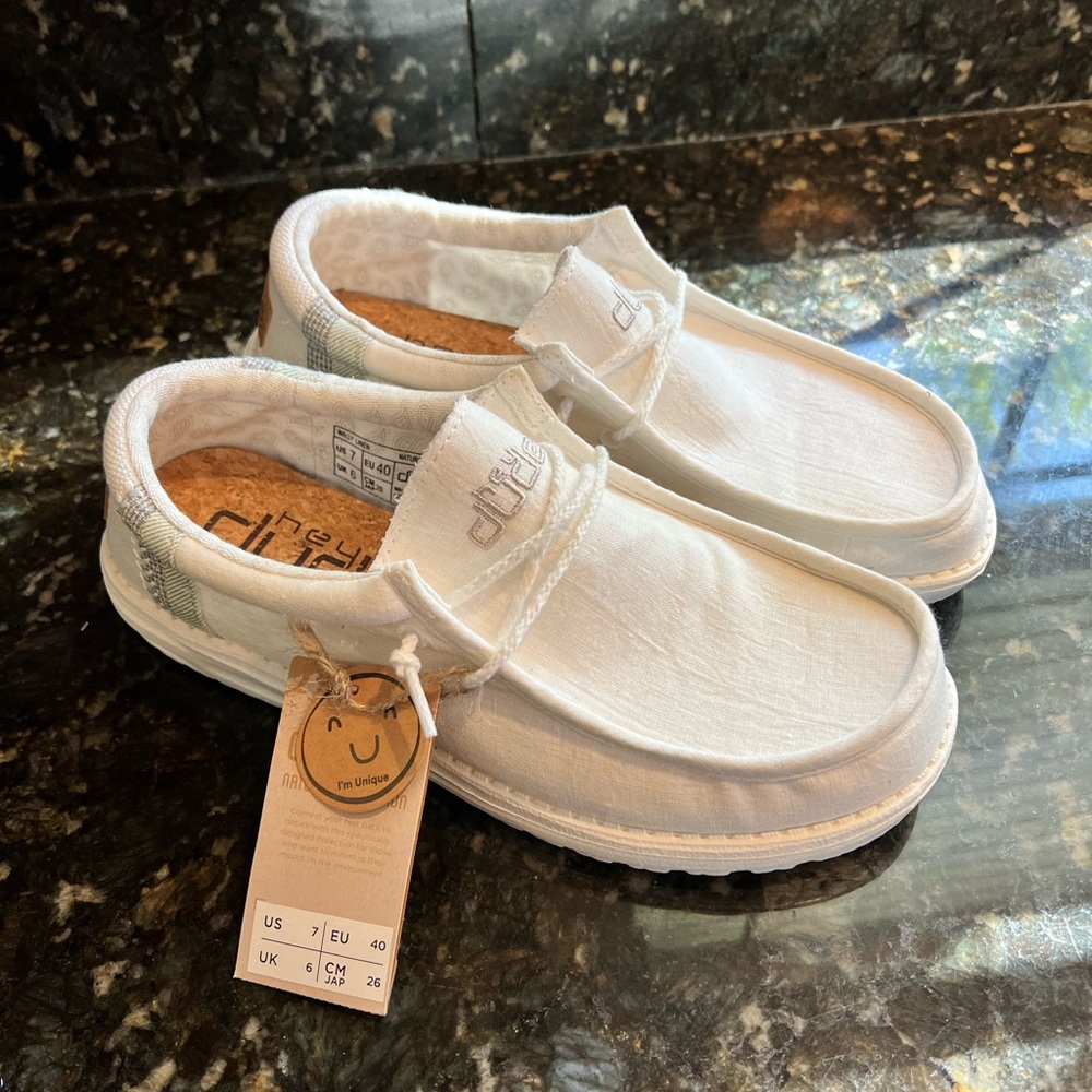 Hey dude wally natural womens size 7 brand new with tags